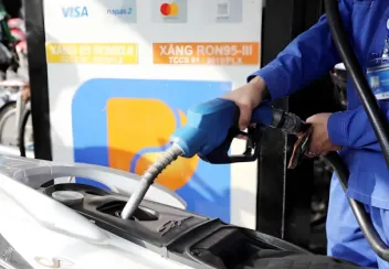 Giá xăng dầu hôm nay 30/7: Thế giới tăng mạnh, trong nước chiều nay điều chỉnh